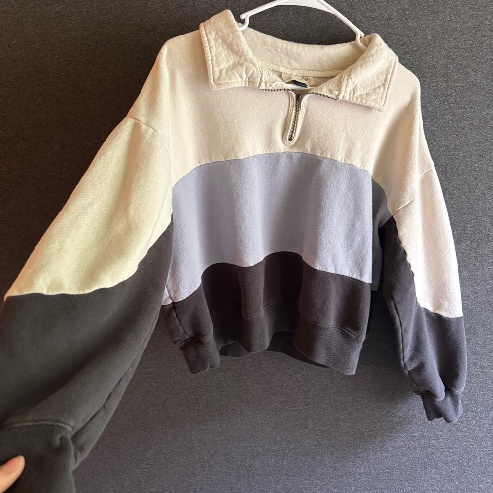 Women’s Universal Thread size L / Large Pullover - Picture 7 of 7